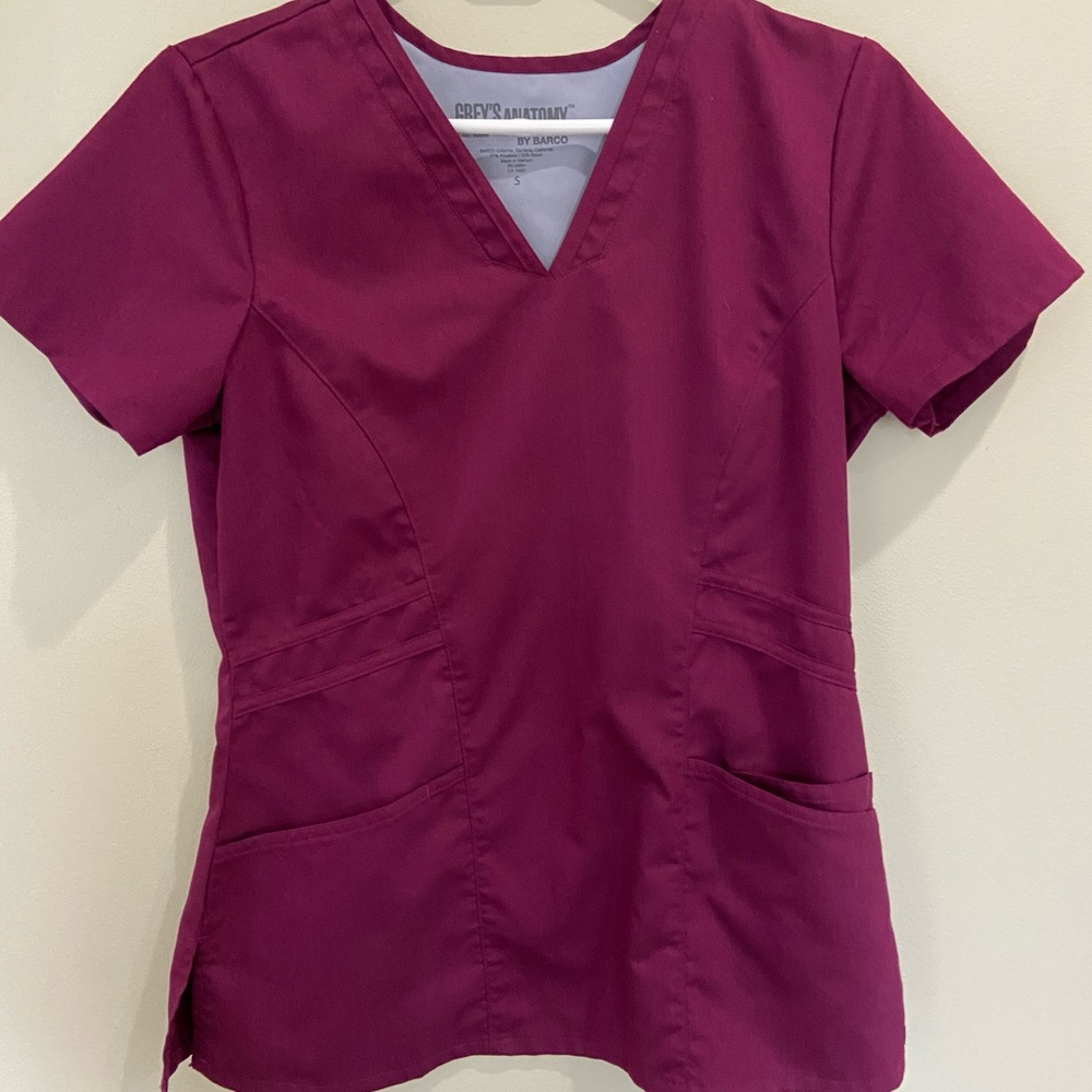 Small Greys anatomy scrub top